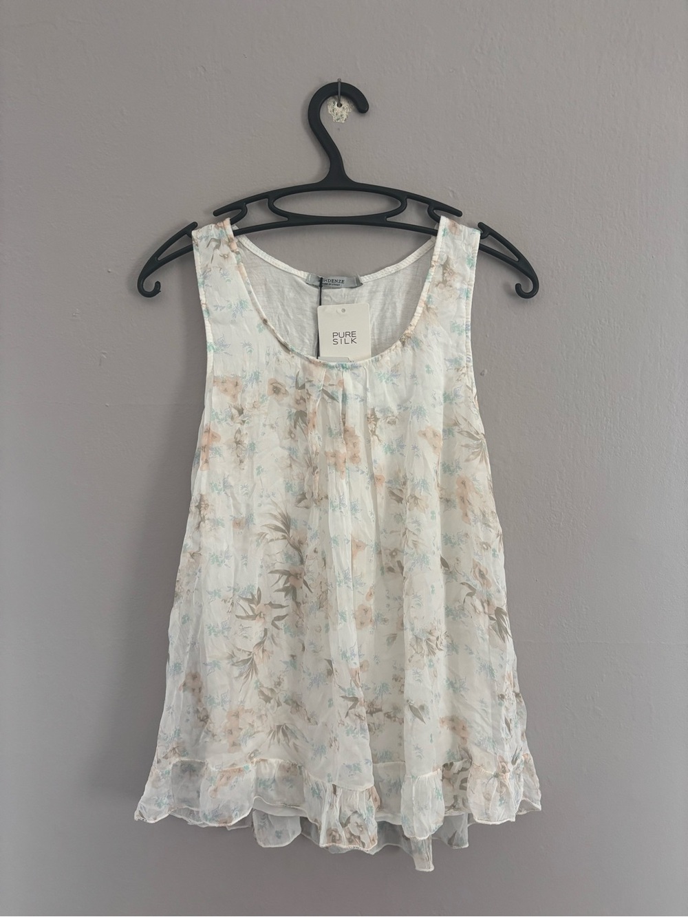 NWT Tendenze Blouse Size Small
